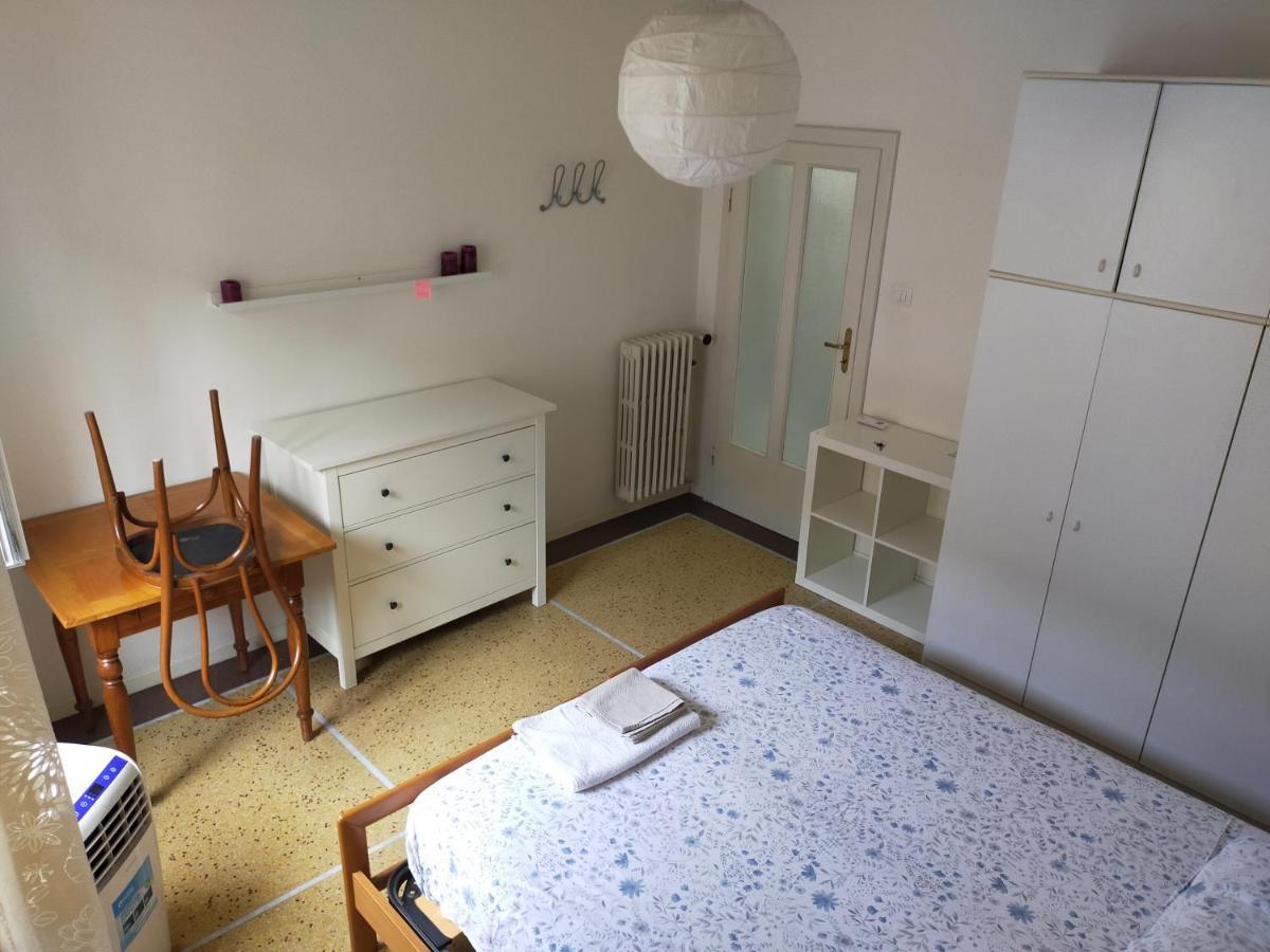 B & B Via Borgo Di San Pietro Bologna Eksteriør billede
